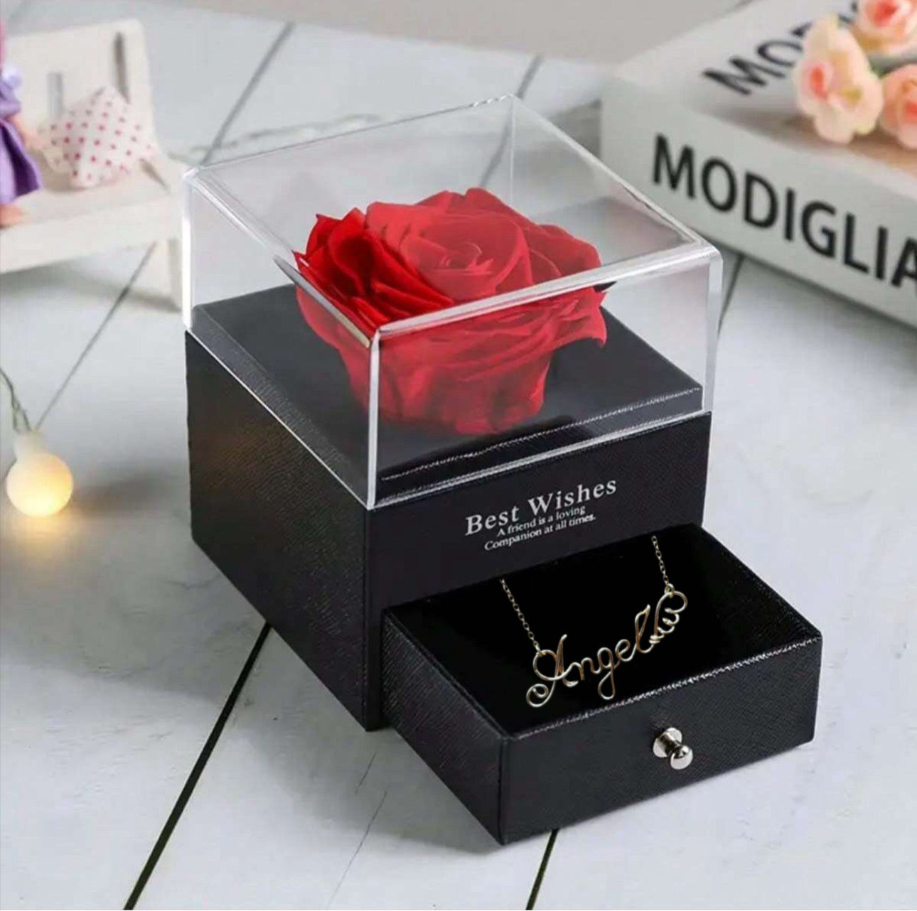 Collier artisanal en fil métallique – Personnalisation avec prénom et boîte cadeau.