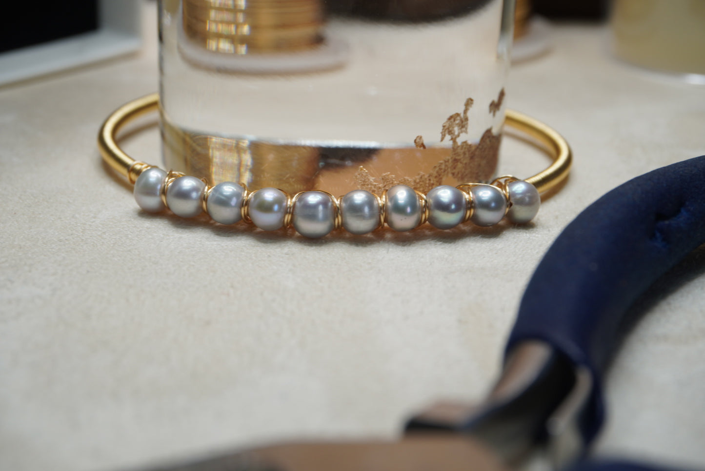 Bracelet jonc en acier inoxydable avec perles naturelles