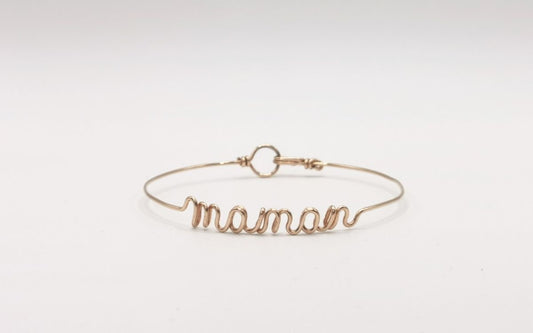 Bracelet prénom sur mesure – Bijou artisanal élégant, fait à la main en fil métallique. Un cadeau unique et personnalisé.
