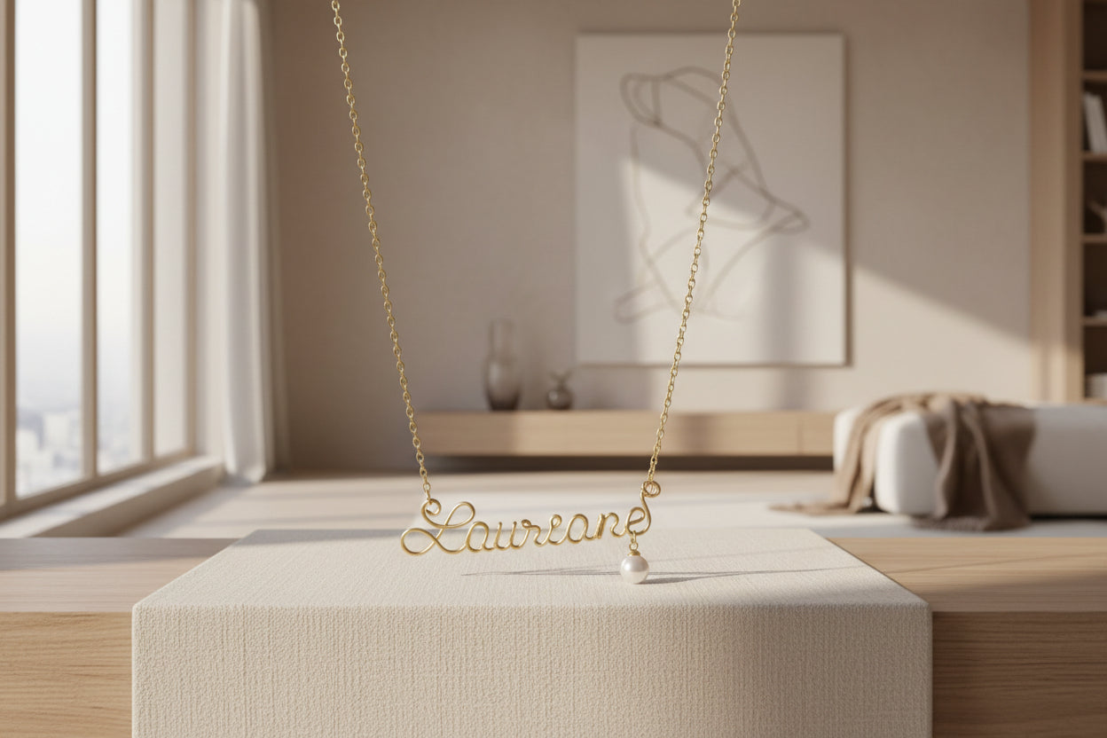 Collier personnalisé – Création artisanale unique avec prénom ou mot spécial.