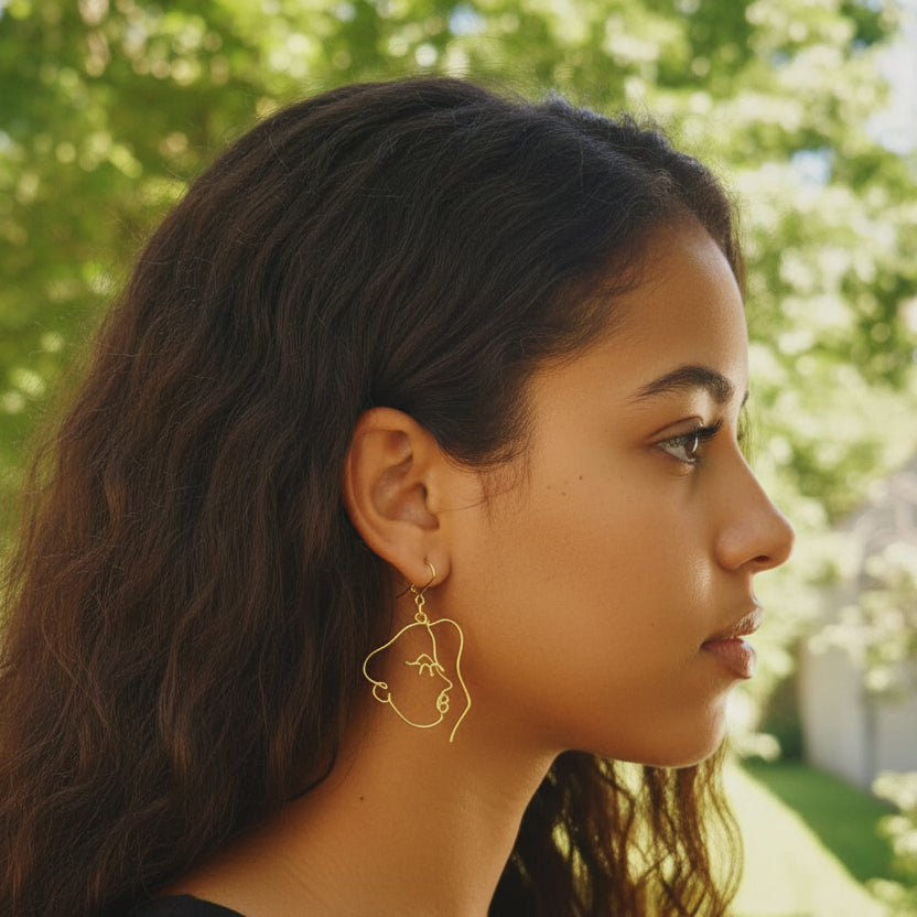 Boucles d’oreilles visage femme en fil – Bijou artisanal fait main